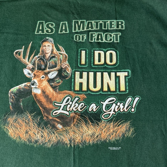 Hunt like a girl T-Shirt - Picture 2 of 9